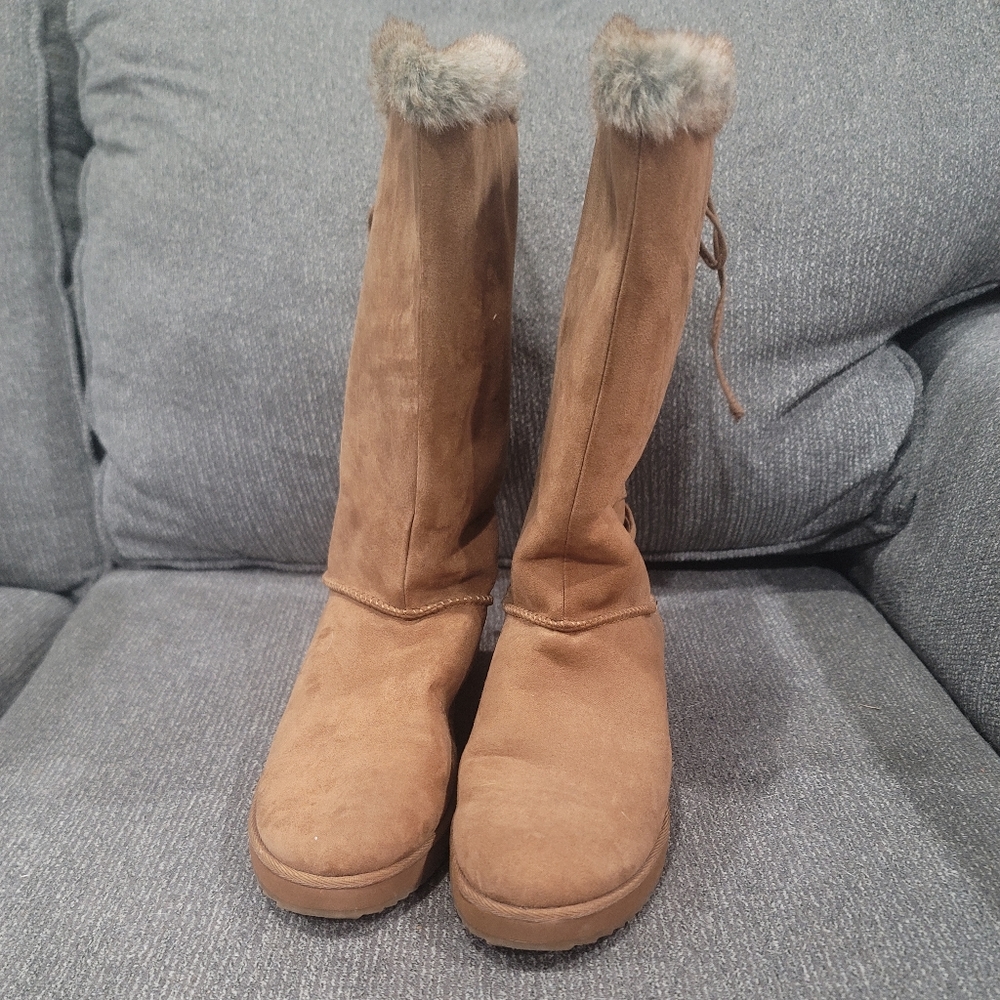 Boots - Picture 3 of 3